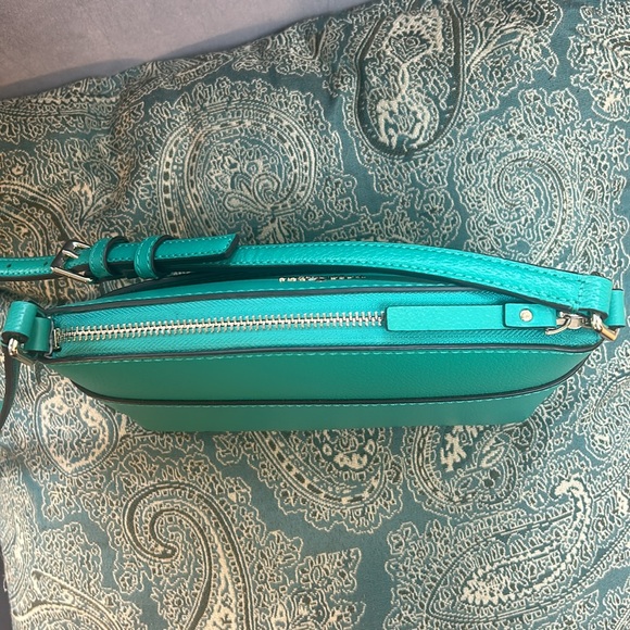 NWOT Kate Spade crossbody - Picture 2 of 11